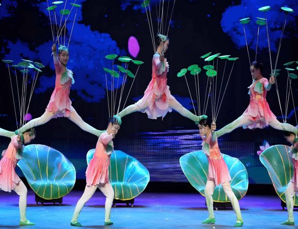 Chaoyang Theatre acrobatics show with thousand-year heritage